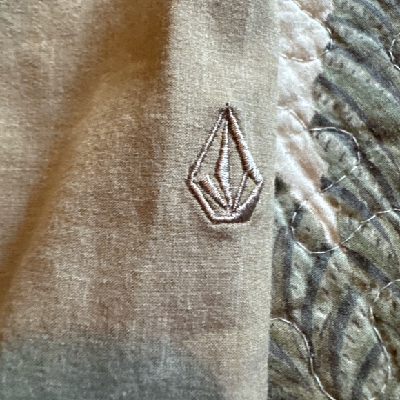 Volcom Khaki Chino Pants - Size 34 - Amazing Used Condition! - Picture 3 of 9